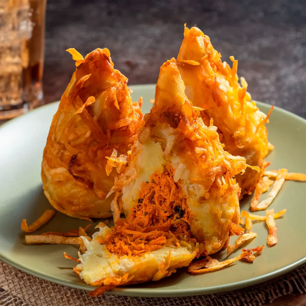Coxinha de Frango com Batata Palha